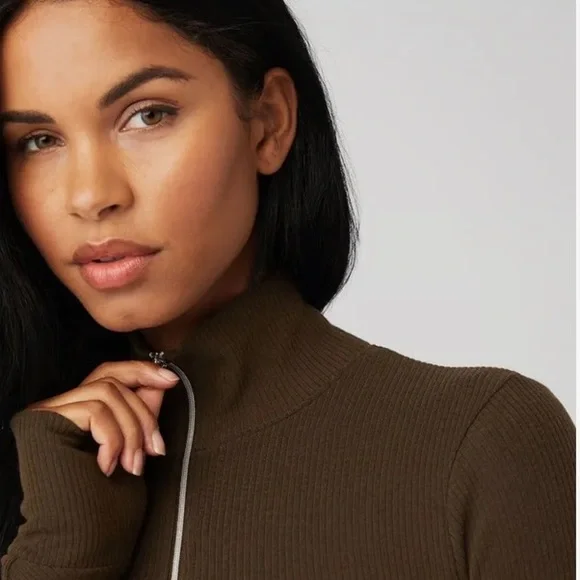 ALO RISE-UP Long Sleeve Bodysuit in Espresso - Picture 2 of 8